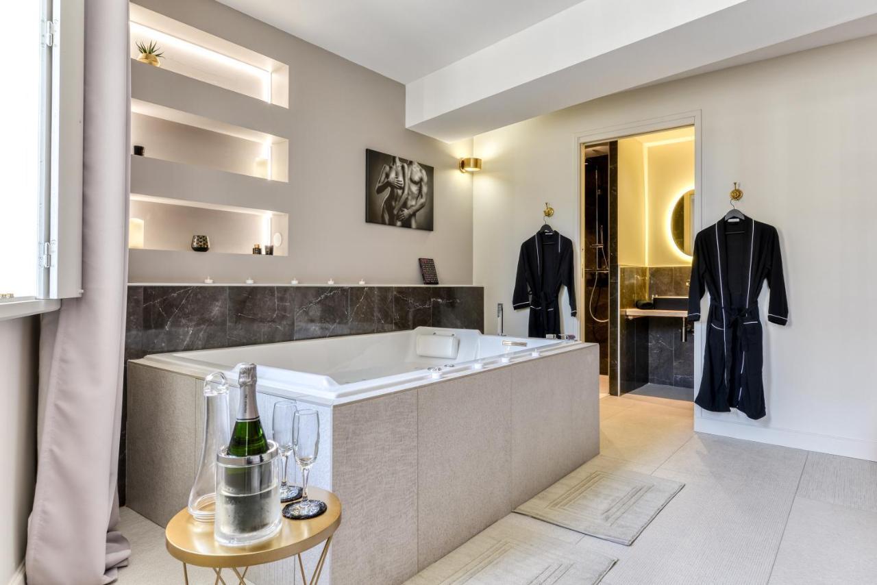 Les Gites De Laure - O Lit Divin, Instant De Volupte, Balneo Sauna, Climatisation, Netflix, 160M De La Cite Medievale Καρκασόν Εξωτερικό φωτογραφία